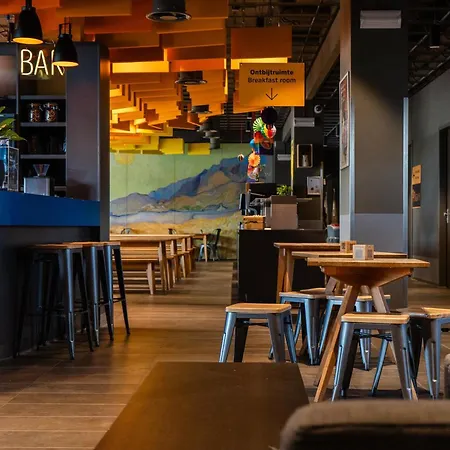 Meininger West Hotel