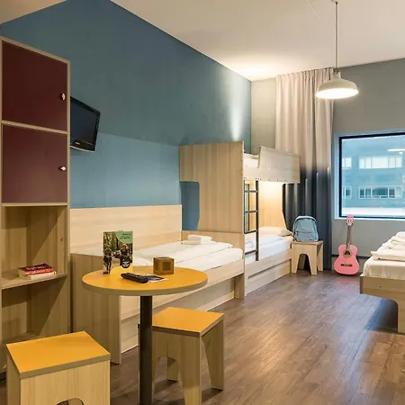 Meininger West Hotel