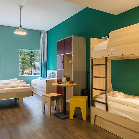 Meininger West Hotel 2*