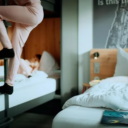 Meininger West Hotel 2*