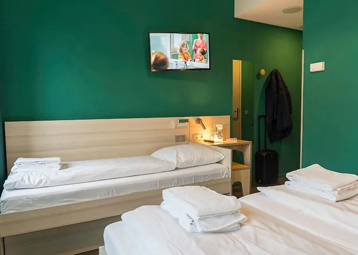 Meininger West Hotel 2*