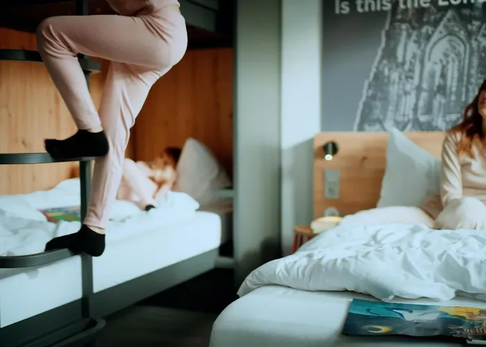 Meininger West Hotel 2*