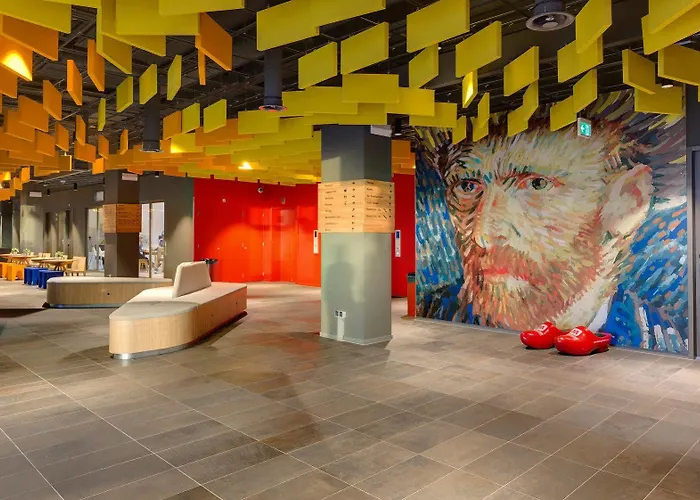 Hotel Meininger West 2*