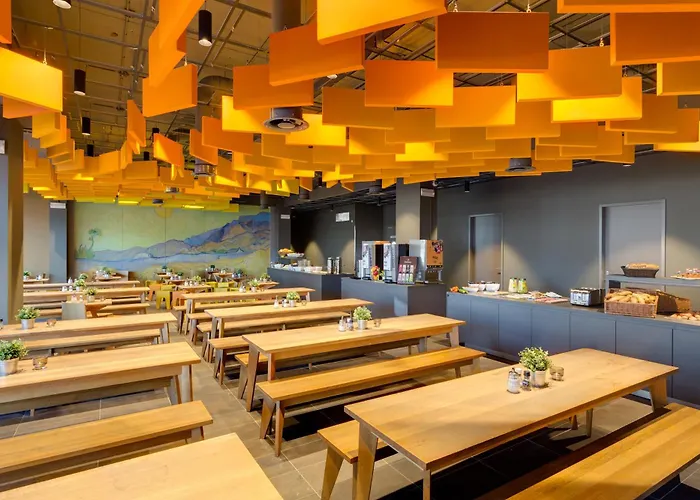 Meininger West Hotel